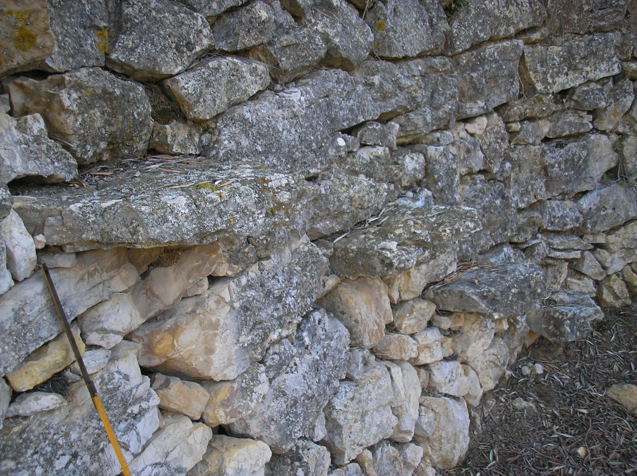 Un tastet de la pedra seca de la Torre de l'Espanyol